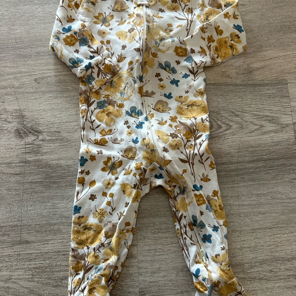 Bundle - Picture 2 of 3